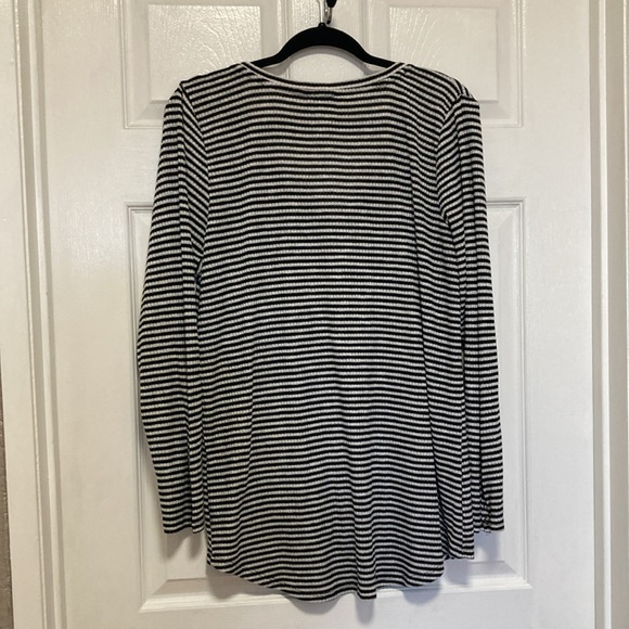 Torrid Long Sleeve Tshirt - Picture 4 of 6